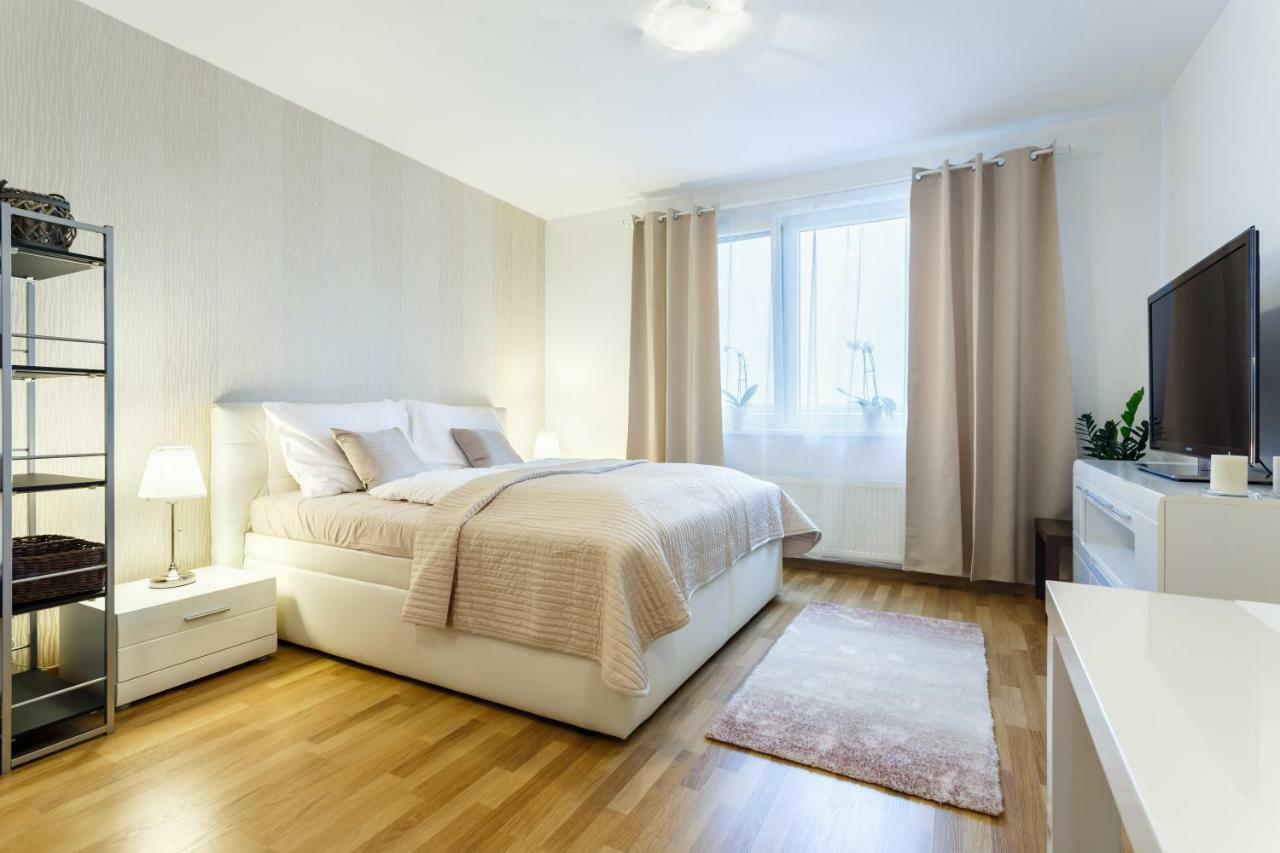 Golden Apartments Rezidence Nova Karolina Ostrava Exteriör bild