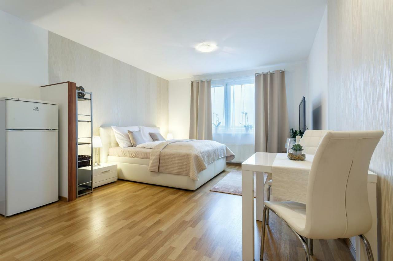 Golden Apartments Rezidence Nova Karolina Ostrava Exteriör bild