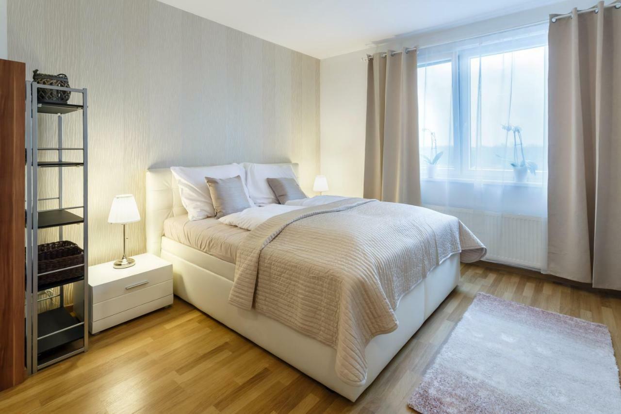 Golden Apartments Rezidence Nova Karolina Ostrava Exteriör bild